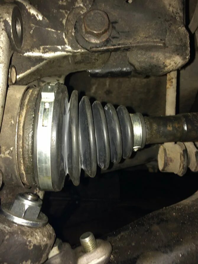 Как поменять пыльник на ваз. Как поменять пыльник на ваз. Хомут на гранату ваз 2112. Как поменять пыльник на ваз. Пыльник шруса наружный 2110.