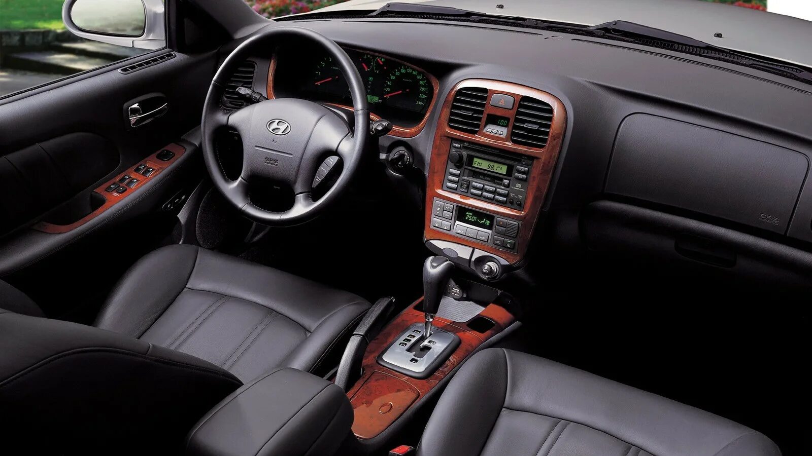 0 люкс салон. Соната хендай 2007 торпеда. Hyundai sonata 2007 2. 7 салон. Hyundai sonata ef 2001.