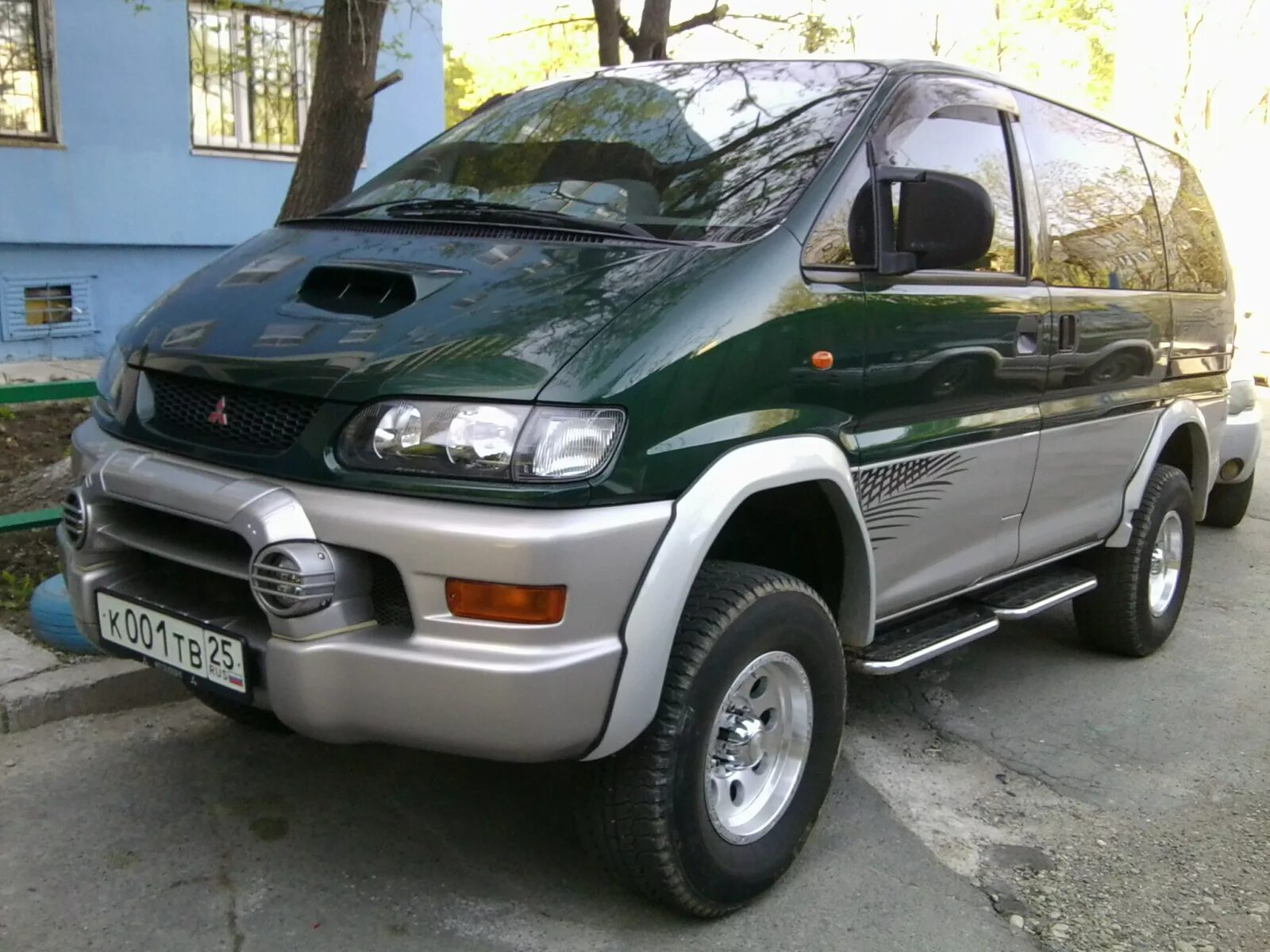 Митсубиси делика бу купить. Mitsubishi Delica Space Gear. Mitsubishi Space Gear 1994. Mitsubishi Delica Space Gear 1994. Митсубиси Делика Спейс Гир.