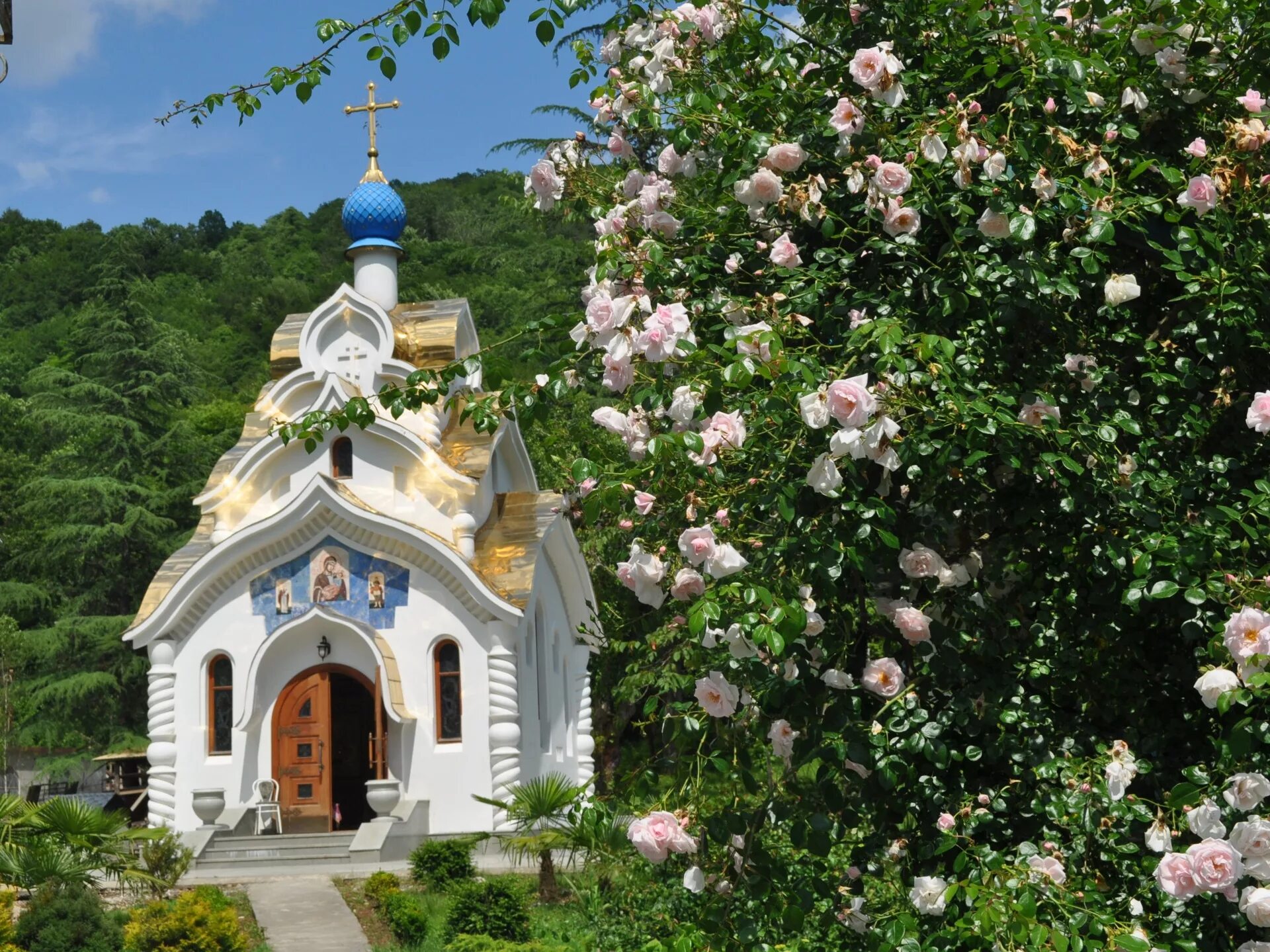 Женский монастырь святой троицы. Троице-Георгиевский монастырь Сочи. Троицко Георгиевский женский монастырь Сочи. Троице-Георгиевский монастырь Адлер. Троице-Георгиевский монастырь, село Лесное.