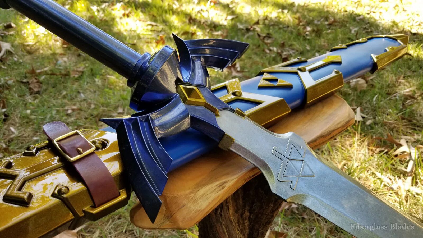 Master Sword Зельда. The Legend of Zelda Master Sword. Master Sword BOTW. The Legend of Zelda Breath of the Wild мастер меч. Реплика мастера