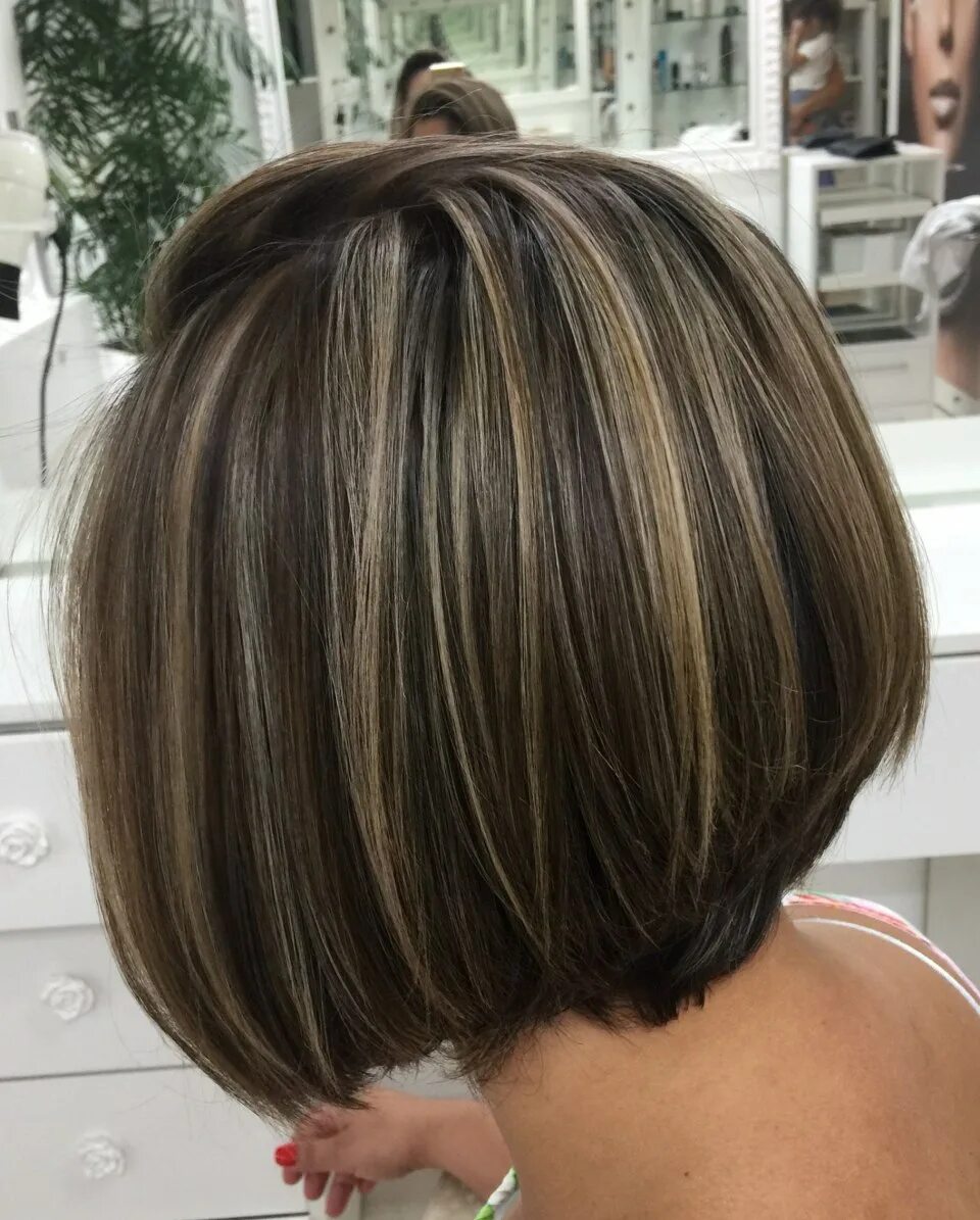 Мелирование на каре с челкой. Каре с мелированием на темные волосы. Лонг боб колорирование. Мелирование на тёмные волосы каре с челкой. Шатуш балаяж на боб каре.