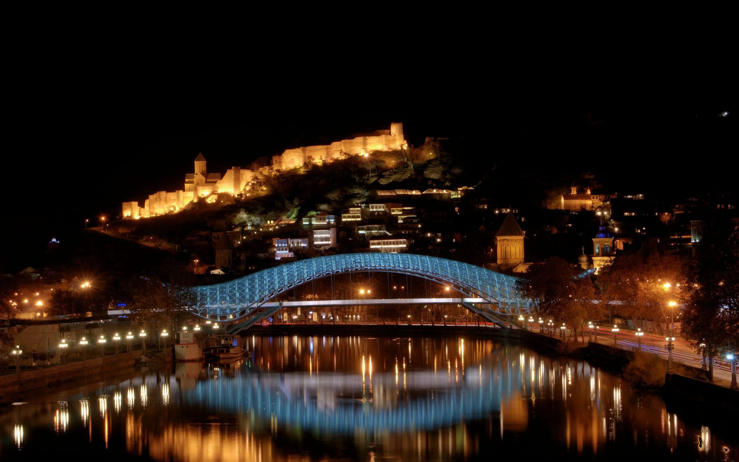 Тбилиси китай. Мост Метехи в Тбилиси. Тбилиси Джорджия. Грузия Олд Тбилиси.