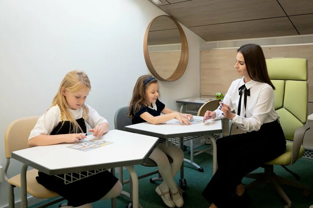 школа взгляд в будущее. школа взгляды. школа взгляды. школьники смотрят на тебя. школа взгляды.