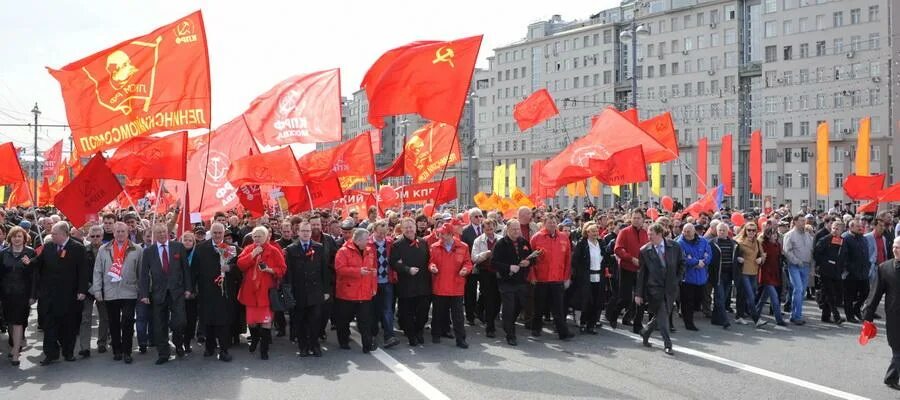 Митинг партии. Кпрф 1993. митинг кпрф в москве. протест кпрф. митинг кпрф 1 мая.