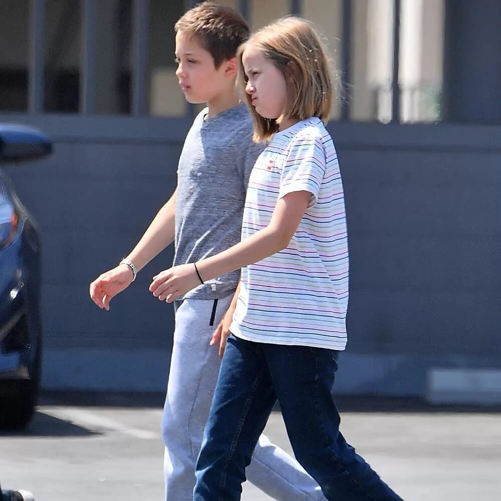 Нокс и вивьен джоли-питт 2023. Вивьен джоли-питт 2023. Нокс и вивьен джоли-питт. Нокс и вивьен джоли-питт. Нокс джоли питт.