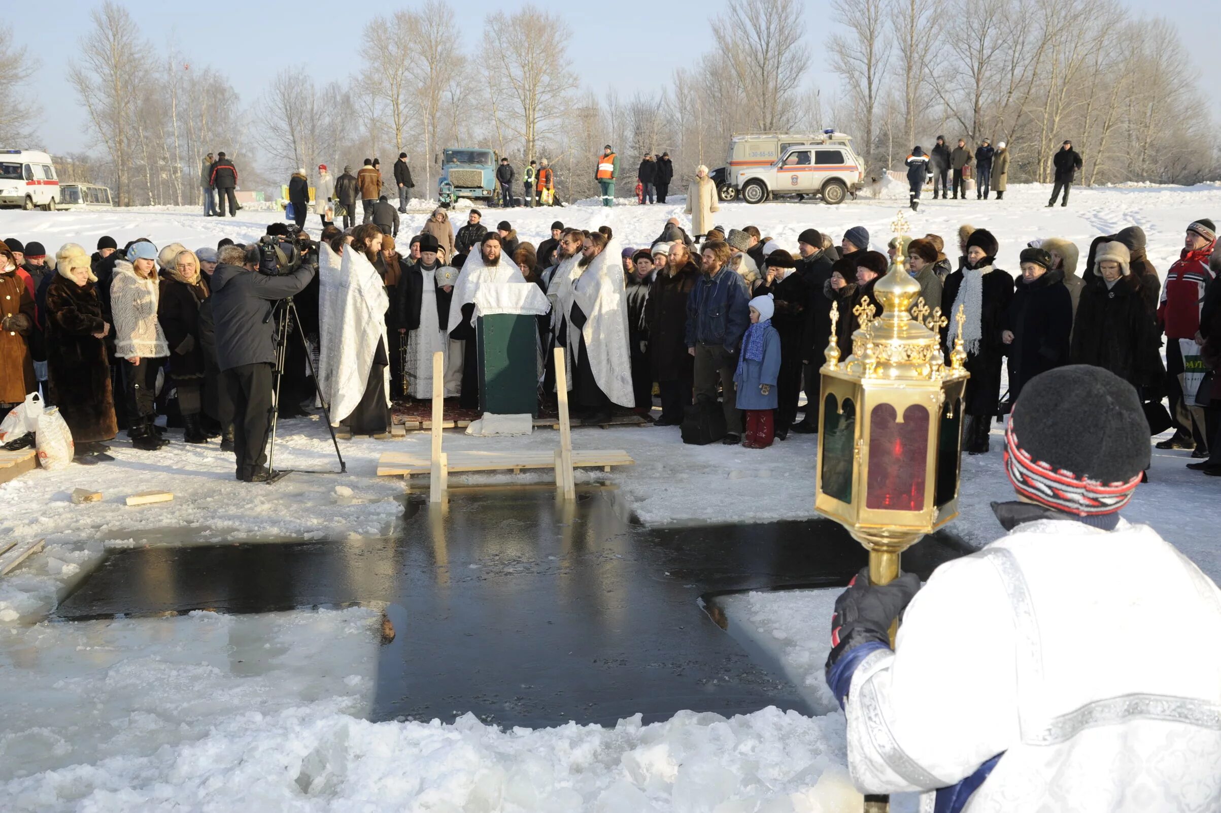 Купель в петропавловском парке ярославль. О крещении. Стационарная купель на крещение. Крещение ярославль. Крещение ярославль.