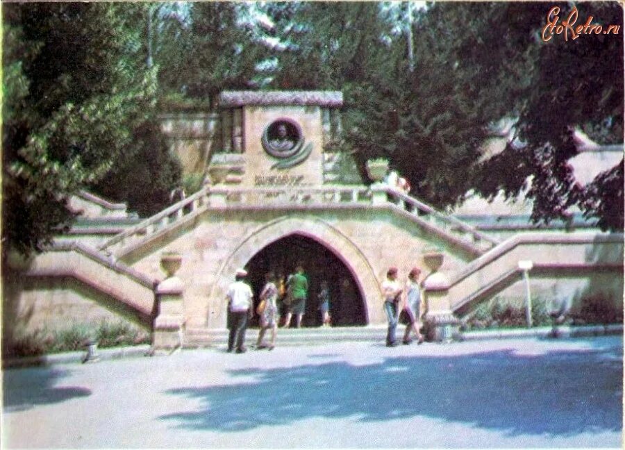 Курортный бульвар кисловодск лермонтовская площадка. Лермонтовская кисловодск на сегодня. Лермонтовская кисловодск на сегодня. Демон лермонтова в кисловодске. Кисловодск лермонтовская площадка.