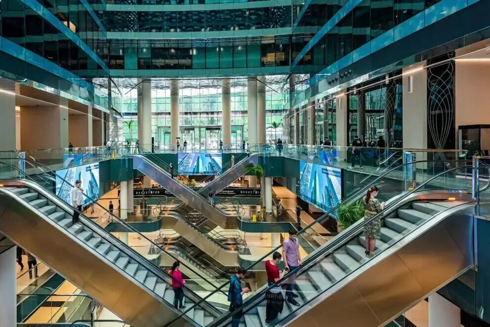 москва сити издалека с обратной стороны. башня федерация атриум. агаларов тауэр. торговые галереи в москва сити. москва сити 2023.