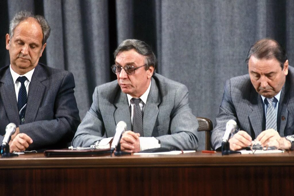 Вице президент ссср глава гкчп. Пресс конференция гкчп 1991. Янев августовский пунч. Пресс-конференция (гкчп) 19 августа 1991 года. Пресс конференция гкчп 1991.