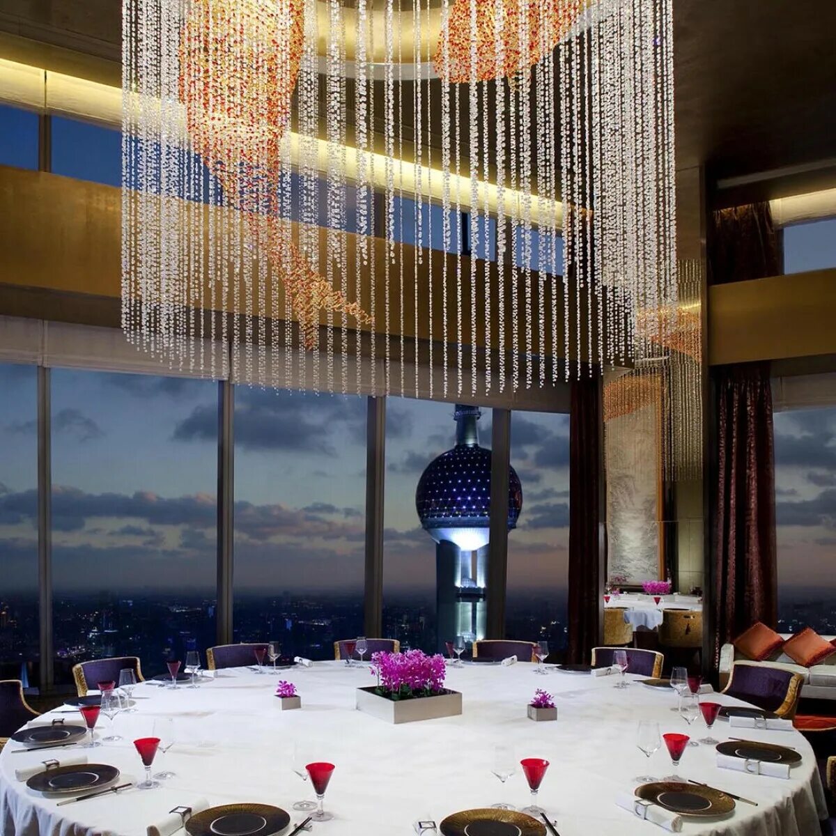 Лучшие рестораны шанхая. Шанхай ресторан на башне. Ресторан шанхай. Самый высокий ресторан в шанхае. Шанхай ресторан москва.