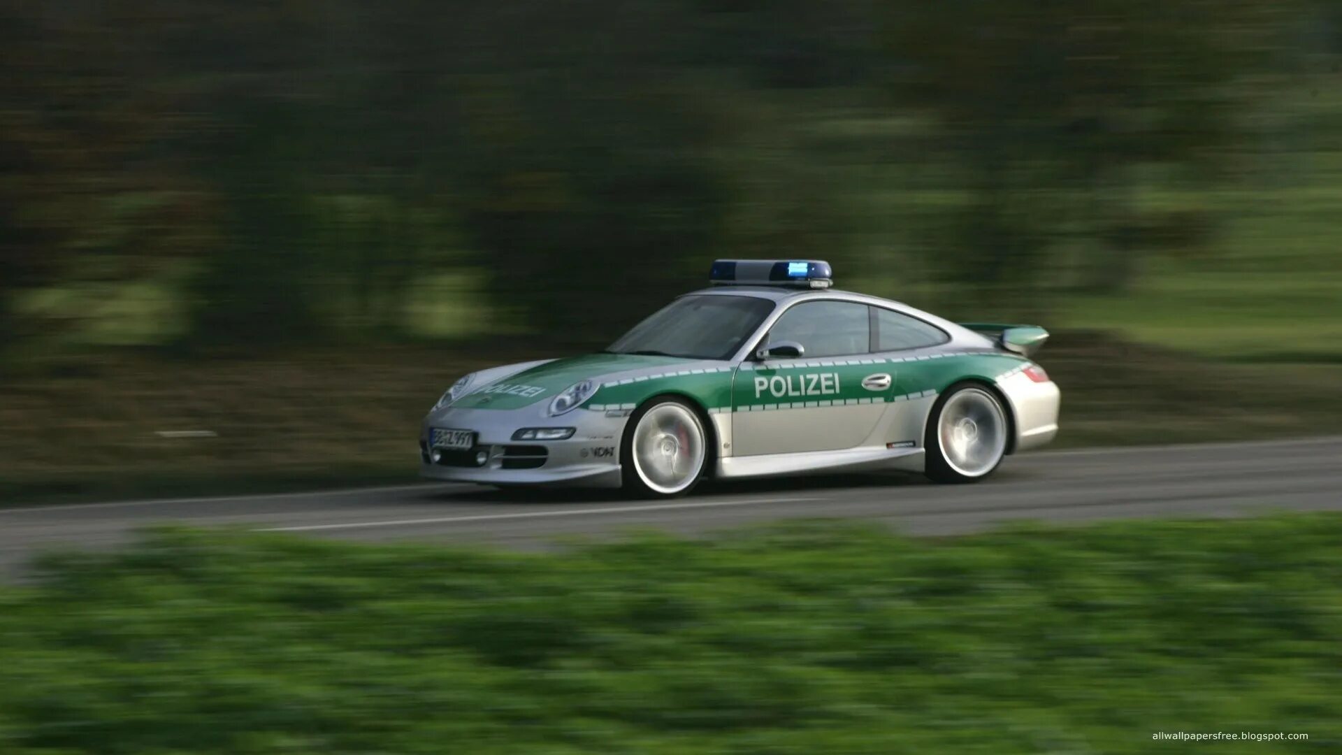 Зеленая полицейская машина. Polizei Порше 911. Porsche 911 Police. Порше 911 полиция Германия. 911 Порше Police.