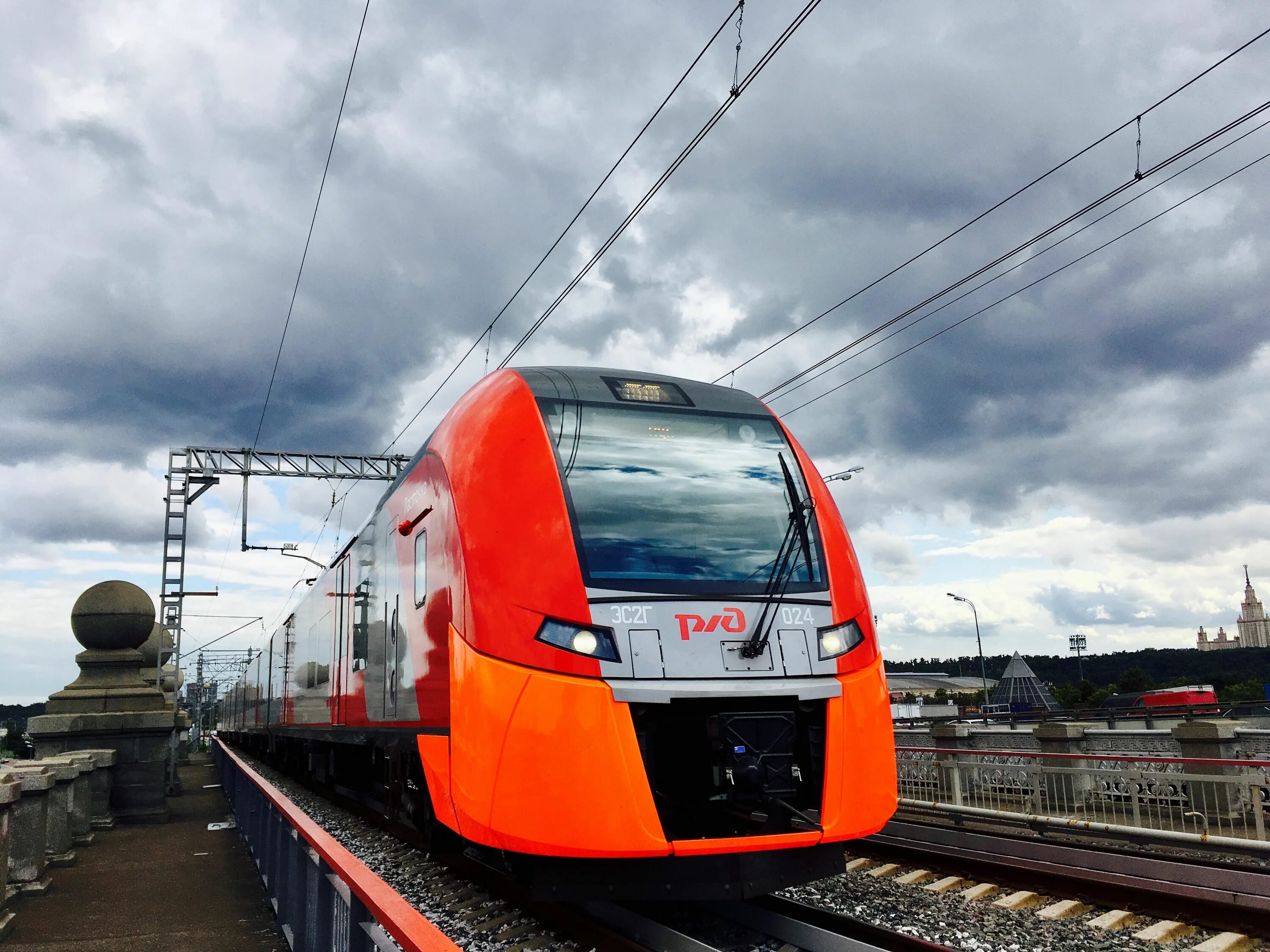 Электрички москвы фото. Пассажирский электропоезд Ласточка. Поезд Ласточка Нижний Новгород. Коростной электропоезд «Ласточка». Беспилотный поезд Ласточка.