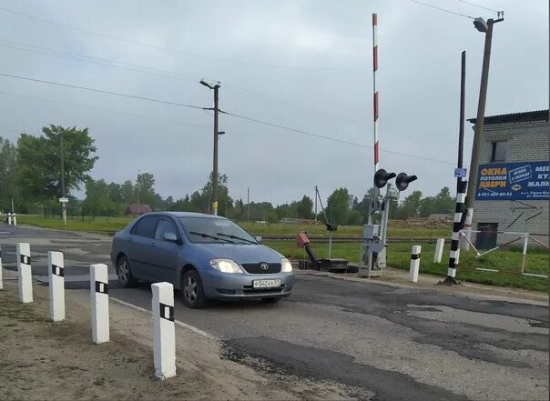 Железнодорожный переезд (11 км., ст. Озерки). Балашов авария на шлагбаум. ЖД переезд 440 км Октябрьского района Курской области. ДТП на переезде в Октябрьском районе Курской области в 2010-м году.