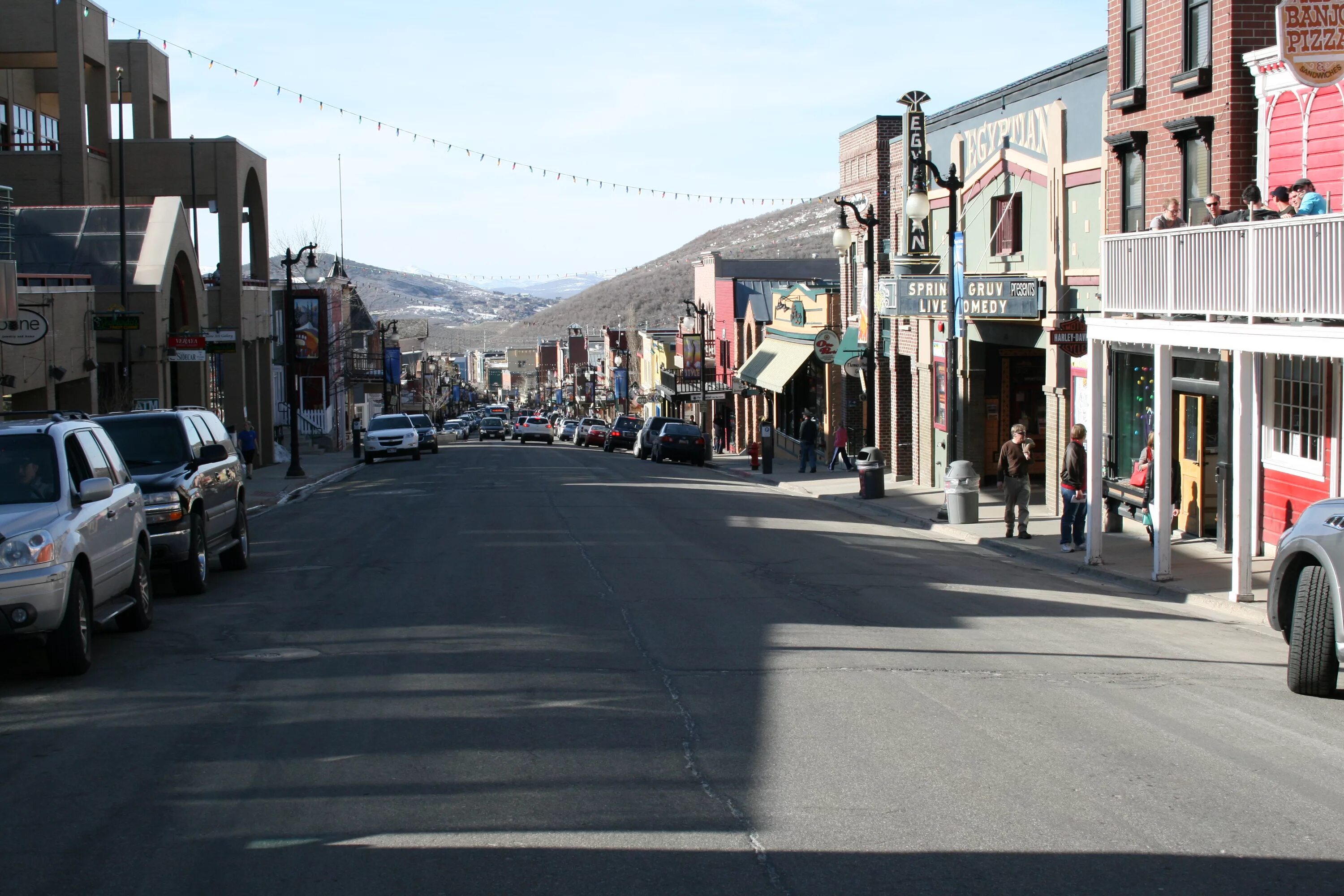 Main town. Харрикейн город штат Юта. Park City Utah город с высоты. Юта город улицы. Small Town.