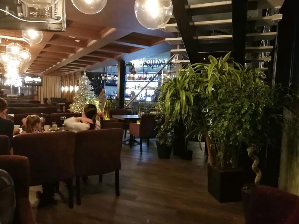 Кафе маршал волгоград советский район. Кафе маршал. Маршал ресторан иркутск. Кафе маршал. Кадуй кафе.