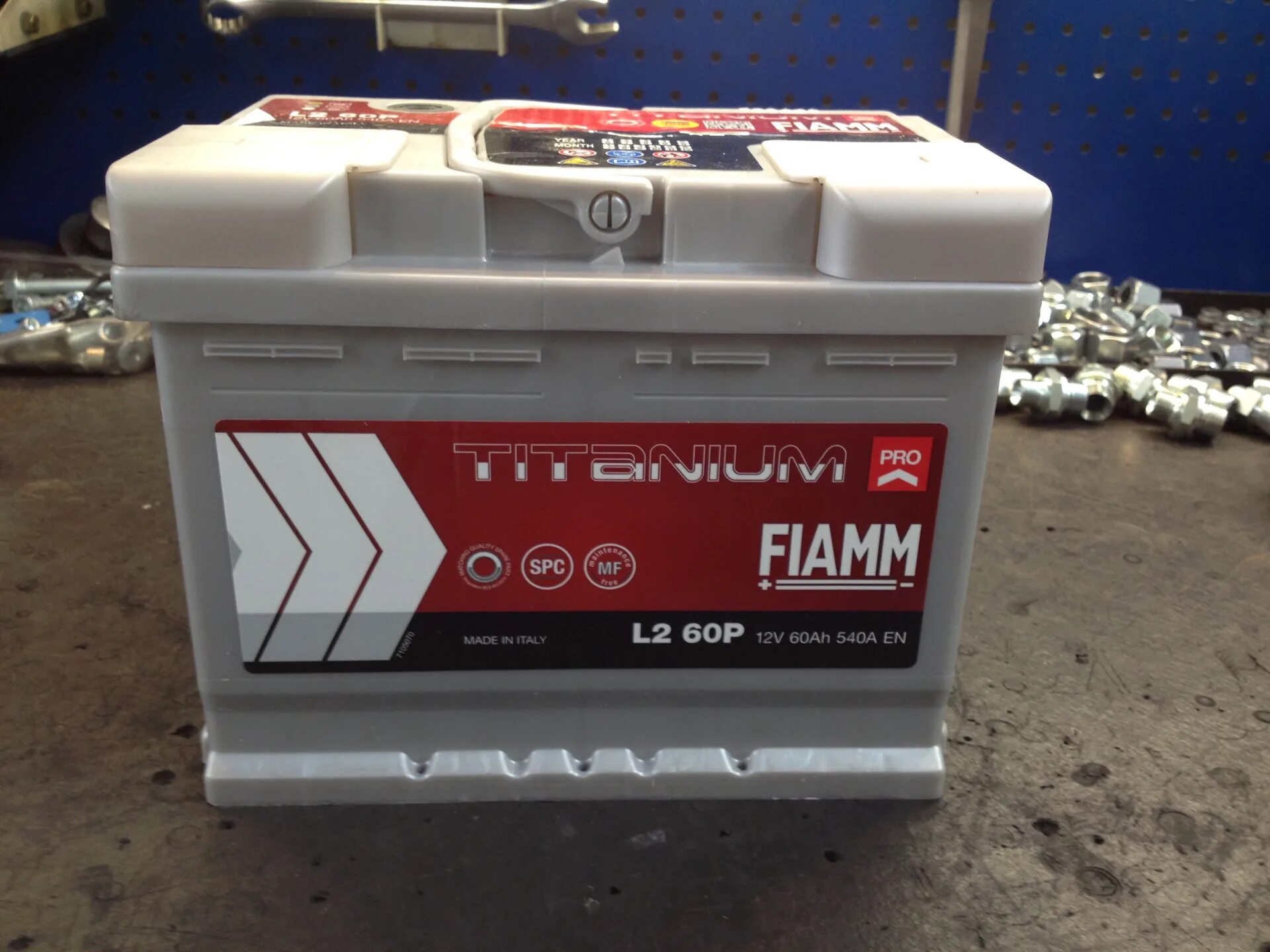 Fiamm 12v. Аккумулятор FIAMM 60ah. FIAMM 12v 60ah Nissan кальциевый. Аккумулятор автомобильный 60 ампер Титаниум. SANFOX 60ah 500a ОП.