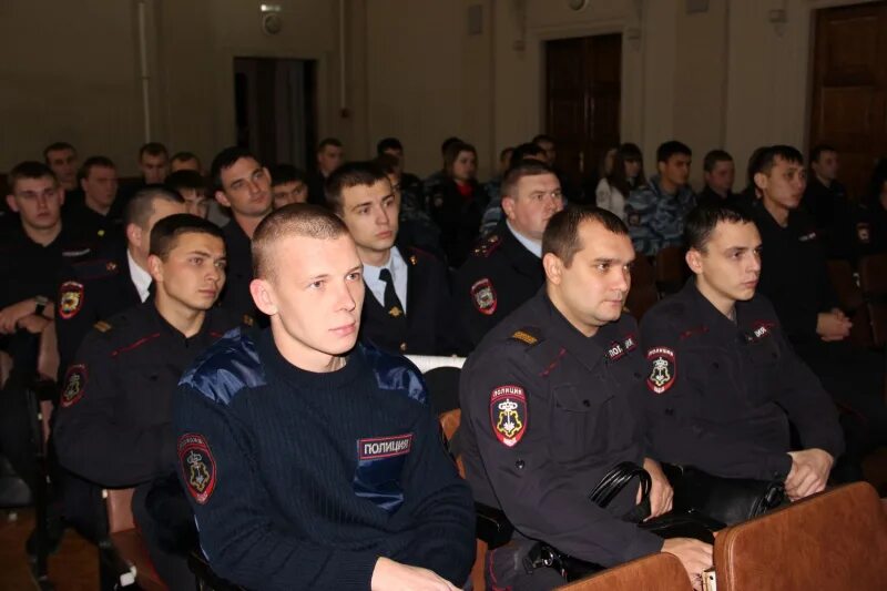 Дежурная часть волгоградская область. Начальник дежурной части МВД Северной Осетии. Баширов начальник дежурной части ГУ МВД по Волгоградской области. ГУ МВД Волгоград. Дежурная часть ГУ МВД России по Волгоградской области.