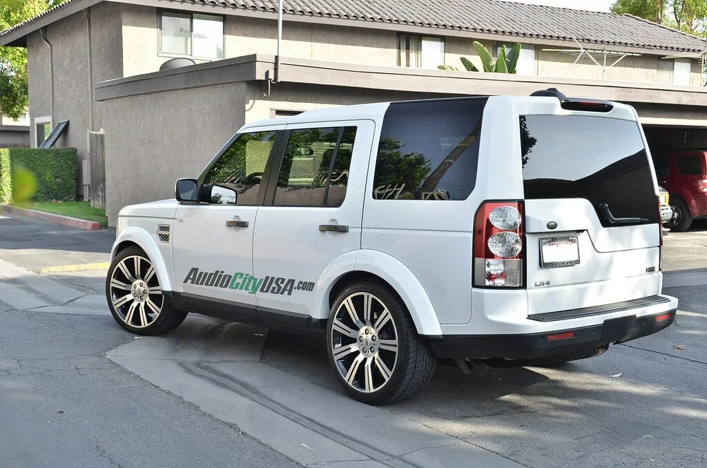Land rover discovery 4 r20. Диски land rover discovery r19. Диски для ленд ровер дискавери 4. Land rover discovery 4 на 20 дисках. Колеса land rover discovery.