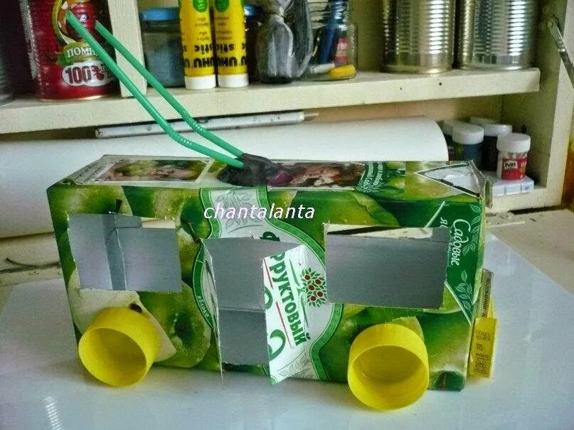 Подделка их коробки молока. Поделки из коробок из под сока. Сок в упаковке. Машинка из молочных коробок. Картонный органайзер.