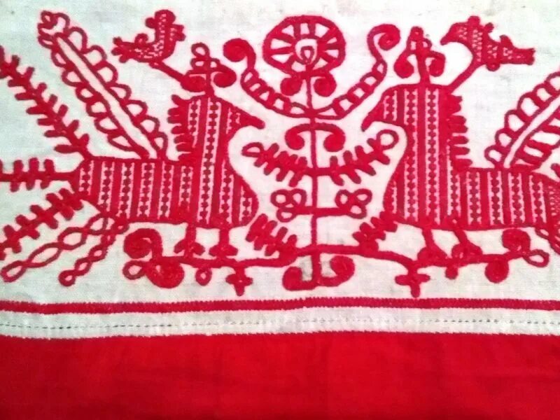 Искусство народная вышивка. Образ коня в народном искусстве. Народная вышивка. Макошь богиня славян вышивка. Карельские узоры вышивка карелов.
