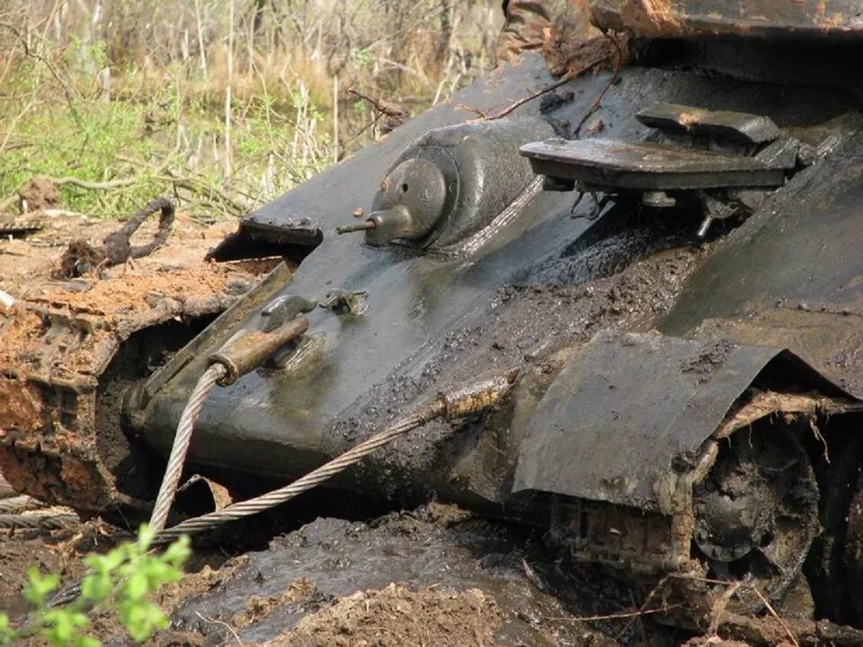 Танго у разбитого танка. Т 34 76 1942. т-34 подъем танка карелия. т 34 76. т 34 76 смелый.