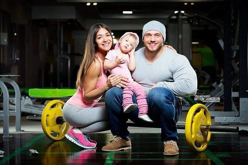 дети которые занимаются спортом. аквафитнес для детей. детский фитнес. семейный тренер. Family fitness махачкала бассейн.