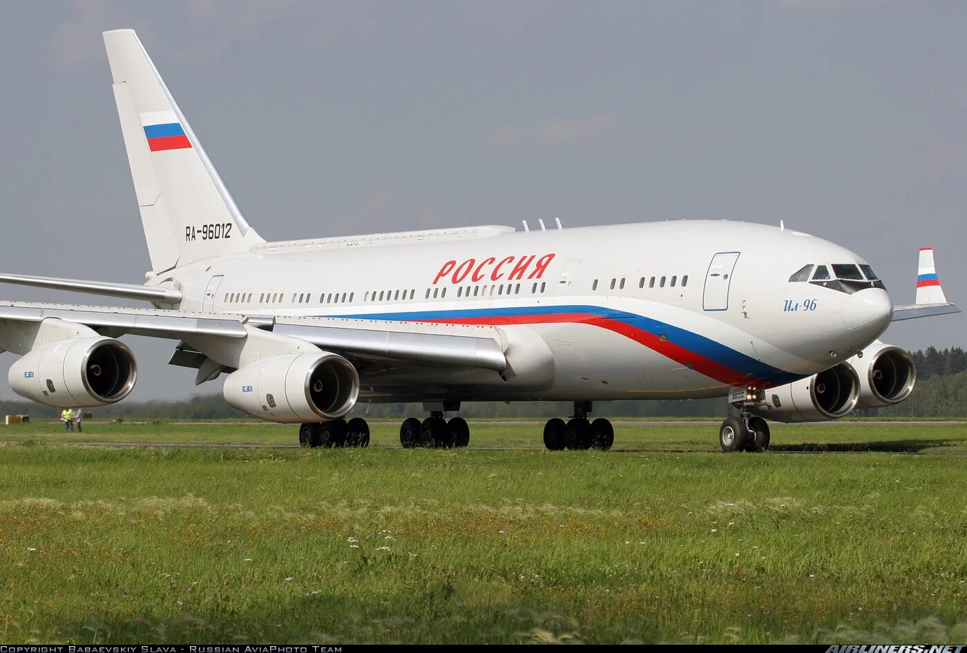 Ил 96 борт 1. Ил-96 президентский борт. Самолёт президента России ил 96. Ил-96-300 президентский.