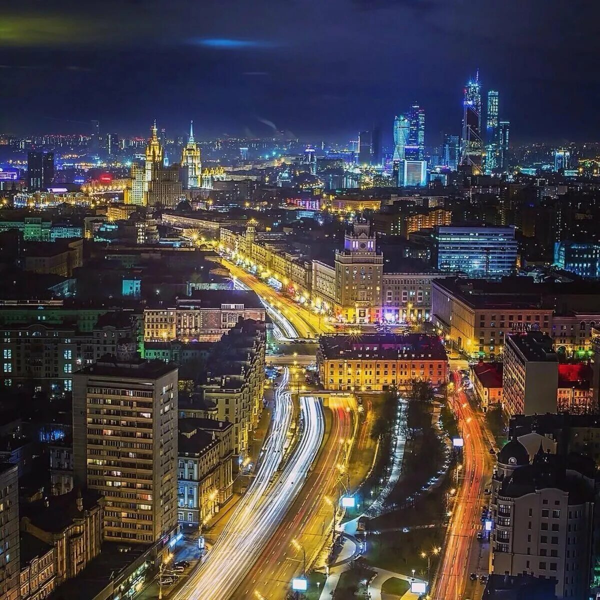 Москва 2018 год фото. Вид москвы 2018 год. Зарядье вечером. Вид на москву с кремлем и москоу сити. Вид москвы 2018 год.