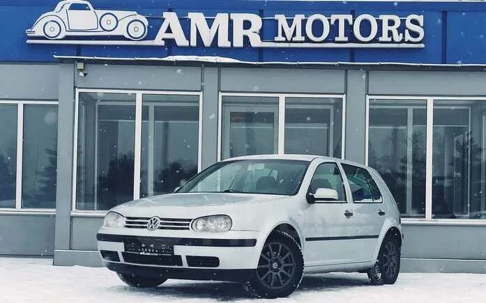 Volkswagen челябинск. Фольксваген гольф 2001 года. Авто Фольксваген дилер Армения Ленинградян. Amr Motors Челябинск.