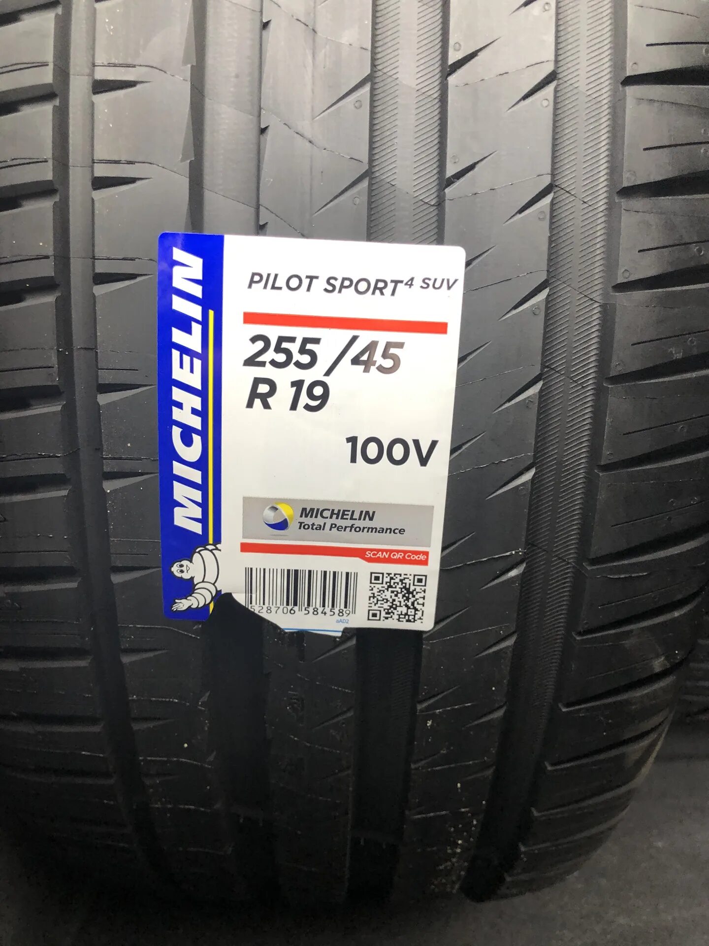 Michelin pilot sport 4 suv летняя. Мишлен пилот спорт r19 255 45. 255/45 R19 Michelin Pilot Sport 4 SUV 100v. Michelin Pilot Sport 4 SUV.