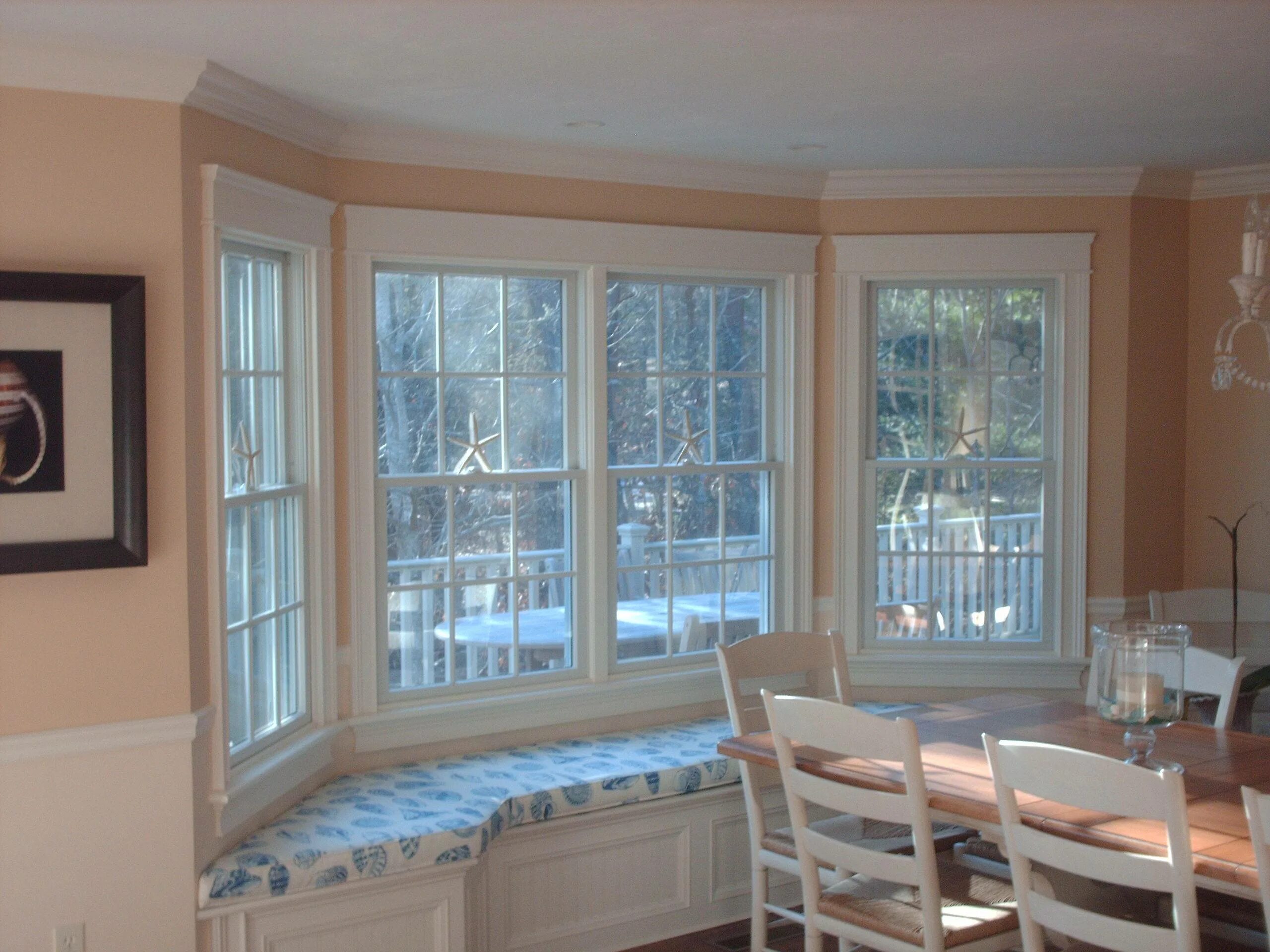 кухня в трешке п44 без эркера. кухня с эркером п44т в трешке. кухня в п44 в трешке с венткоробом. без эркера. кухня столовая гостиная эркер.