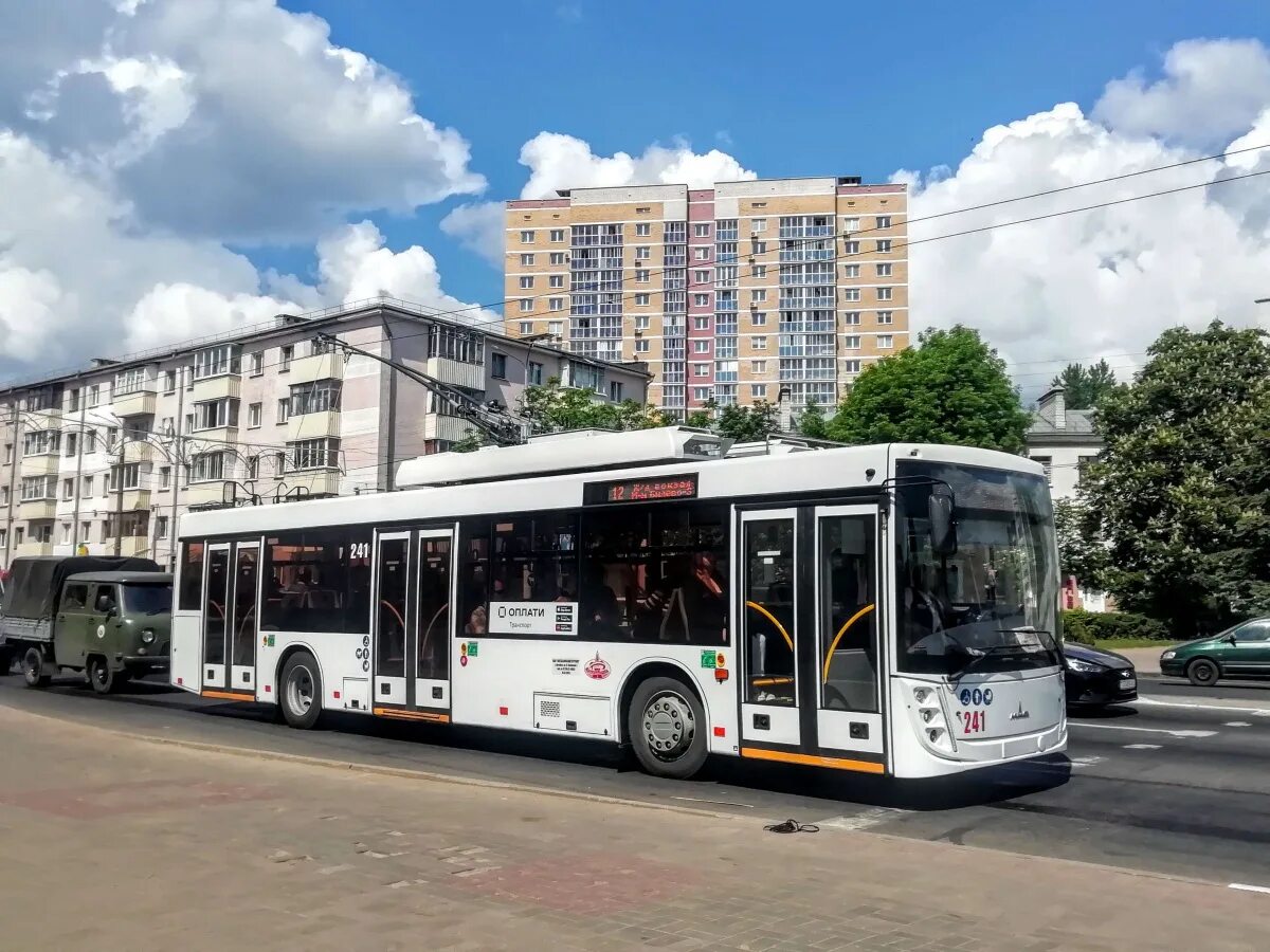 Маз 105. Аксм-62103 трамвай. Маз 105. Маз 105. Витебск транспорт.