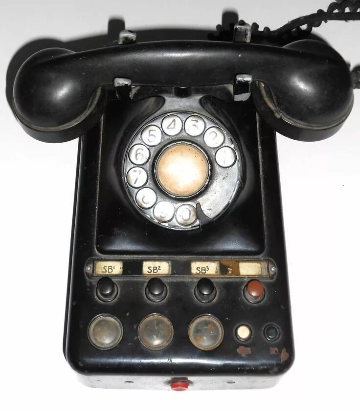 Телефон easy. Телефон 1945. Ретро телефоны 1945. Старый квадратный телефон. Old Home Phone.