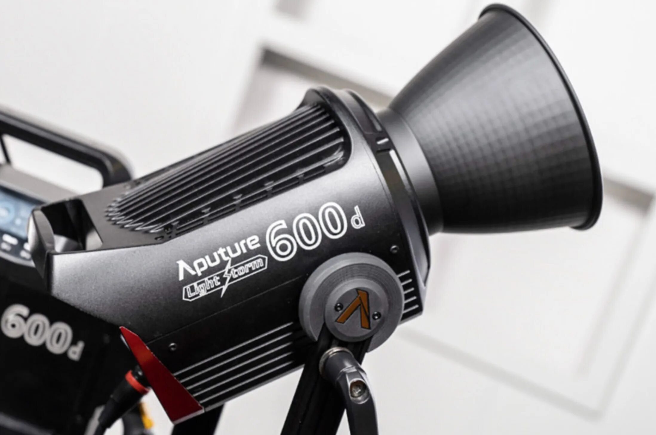 Aputure ls. Aputure 600d Pro. Aputure 600. Aputure LS 600с. Aputure 300d.