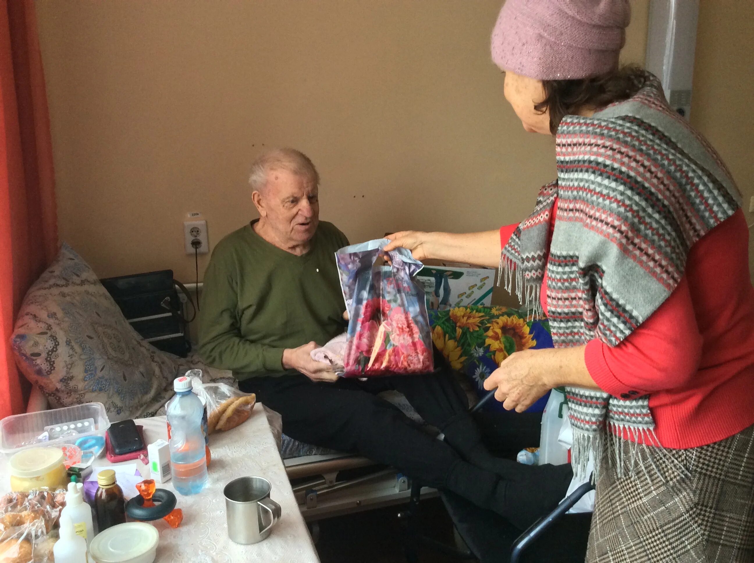 Здание дом престарелых железногорск курская обл ночью. Интернат для пожилых. Курская школа кулундинского района. Частный пансионат для пожилых. Железногорский дом престарелых курская область.