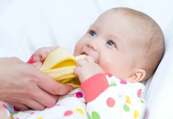 Во сколько месяцев банан. Грудничок. Банан для прикорма ребенка. Банан для детей.