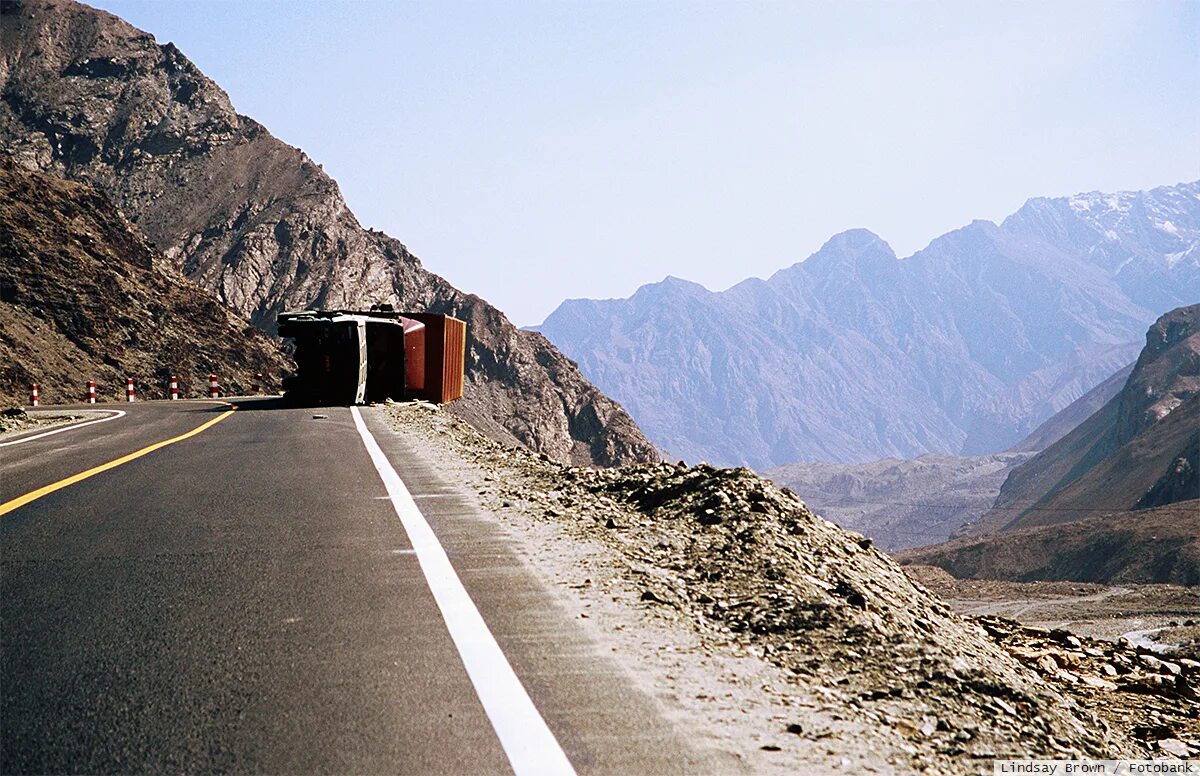 Самые высокие дороги. Самая длинная трасса в мире Пакистан. Панамерика́нское шоссе́. Двухуровневые дороги в мире.