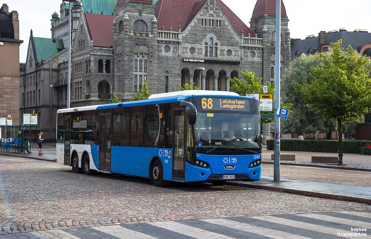 Автобус в хельсинки. Автобус хельсинки. Автобус в хельсинки. Вольво 8700 автобус. Автобус спб хельсинки.