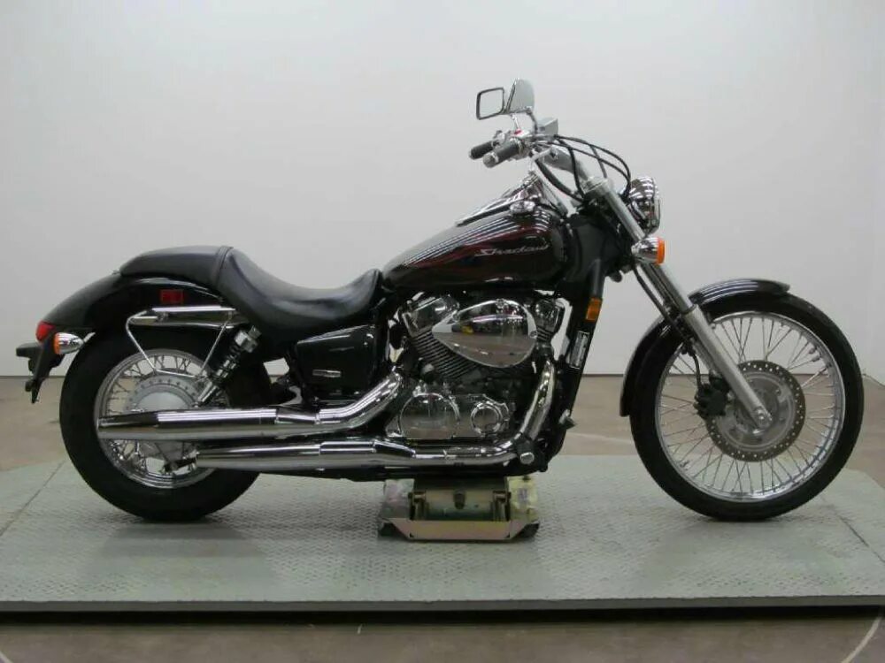 Honda shadow spirit vt750c2. Honda shadow spirit 750 custom. Shadow 750 характеристики. Yamaha shadow 750. Shadow 750 характеристики.