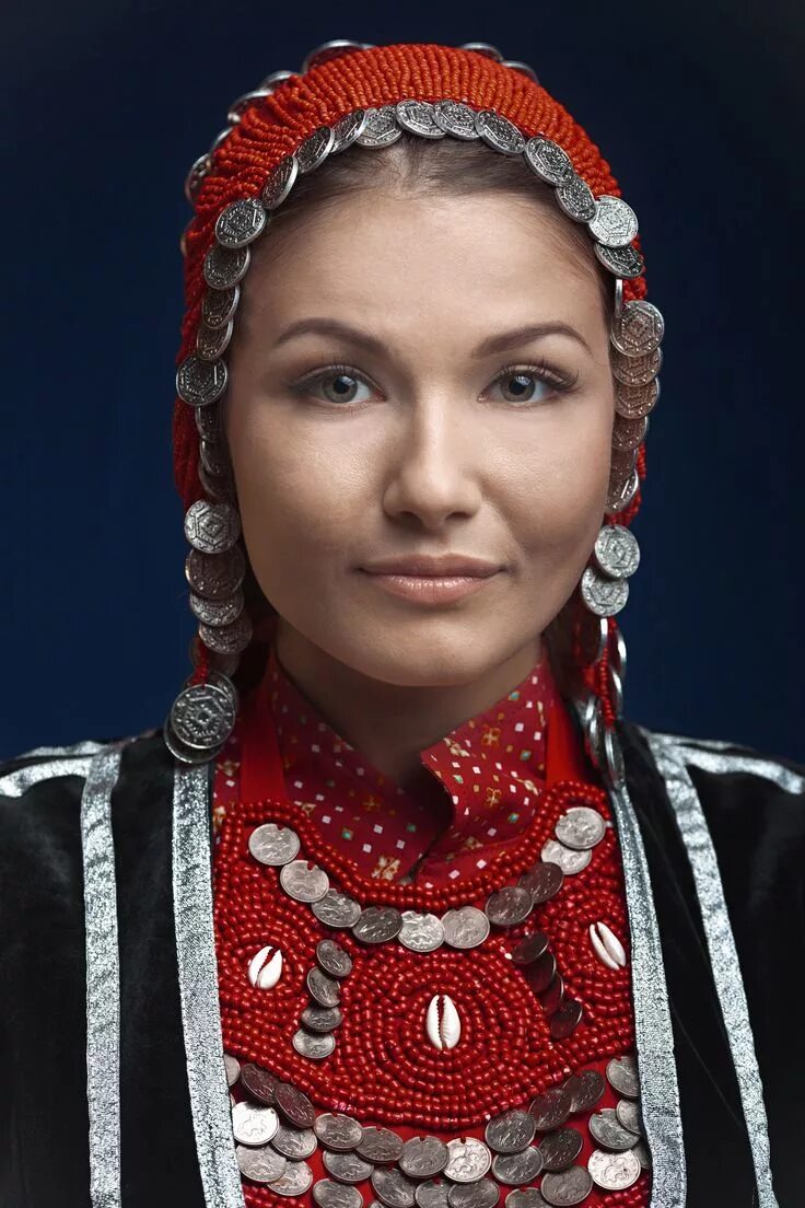 Красивые фото башкирок. Внешность татарок и башкирок. гайнинские башкиры внешность. кашмау башкирский головной убор. татарки и башкирки.
