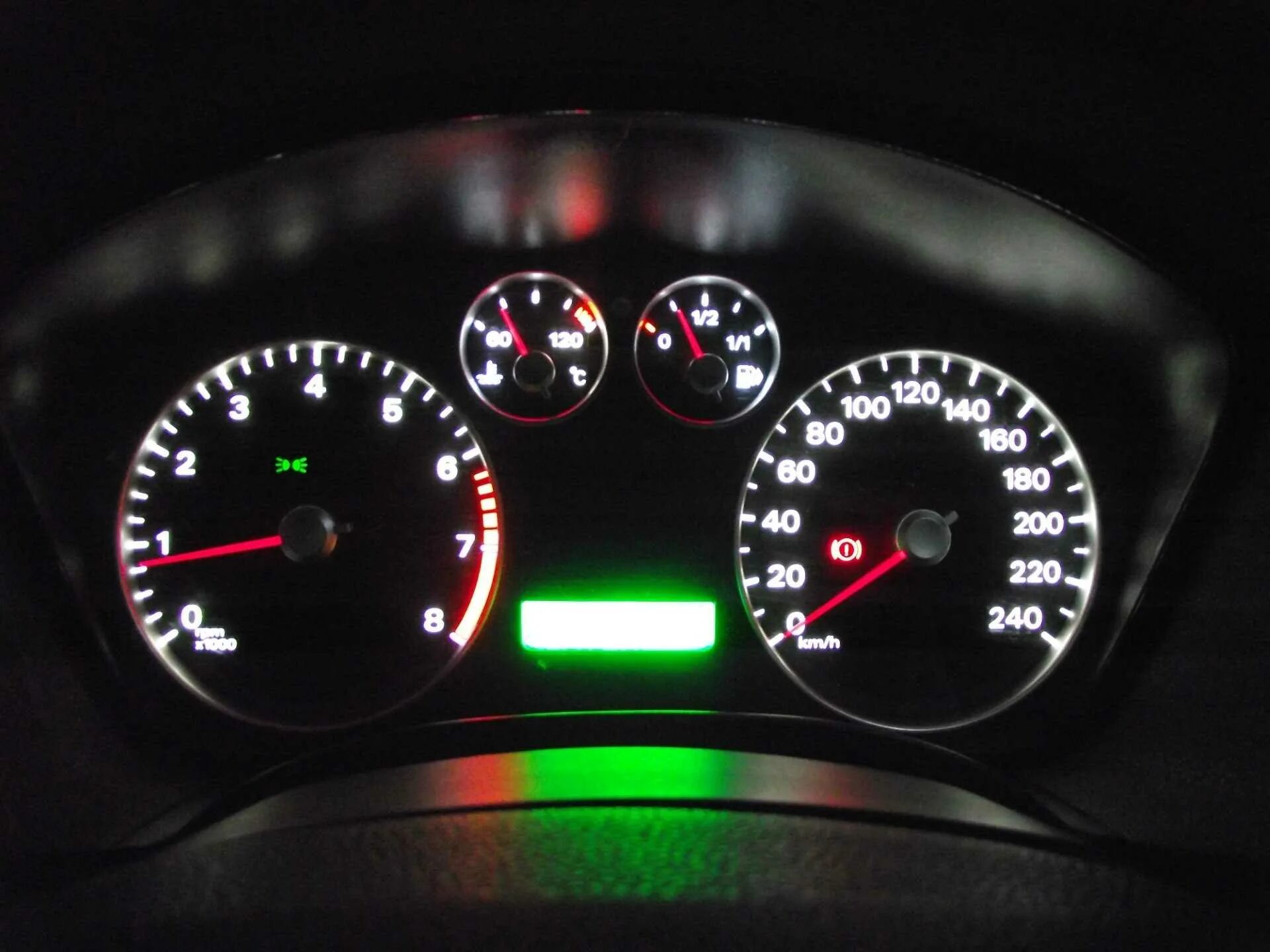 Приборная панель 2. Ford focus 2 2007 приборная панель. приборная панель форд фокус 2. приборка панели форд фокус 2. приборная панель форд фок.