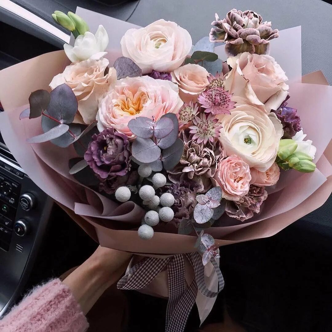 Инстаграмные букеты цветов. Букет с гортензией и орхидеей. Букет инстаграм. Букеты цветов для инстаграма. Красивый букет для инстаграма.