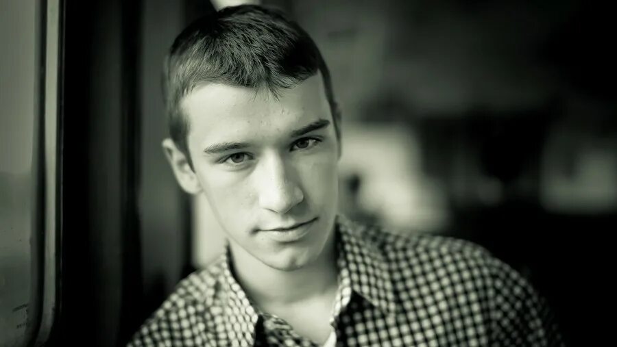 русый голубоглазый сын инженера борина комсомолец