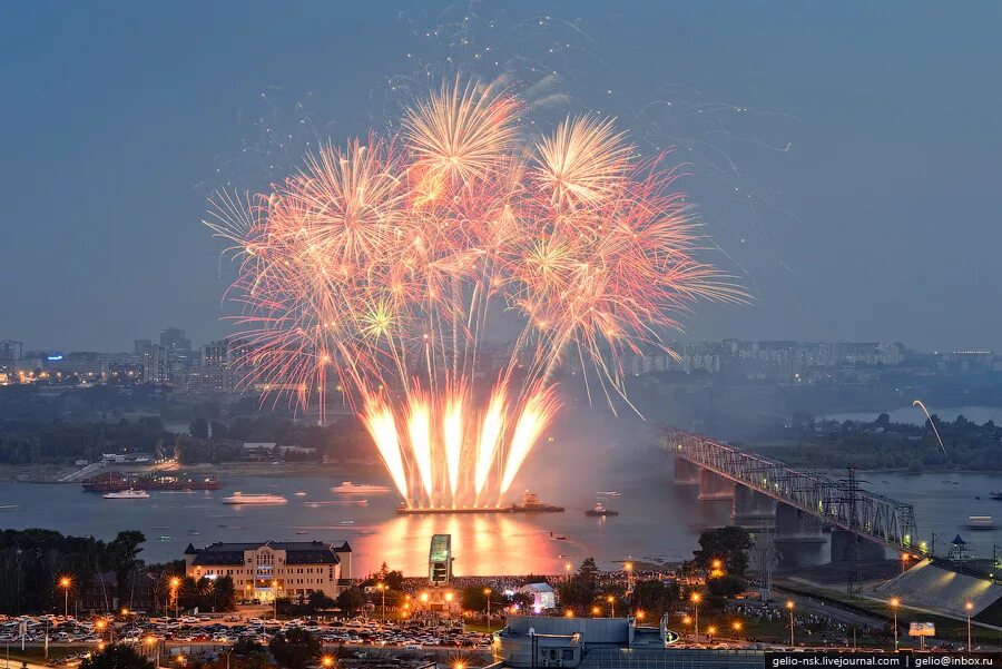 1 июля 2015 г. Салют ко Дню Победы город Новосибирск. С днем города. С днем города Владивосток. Владивосток красивый салют.