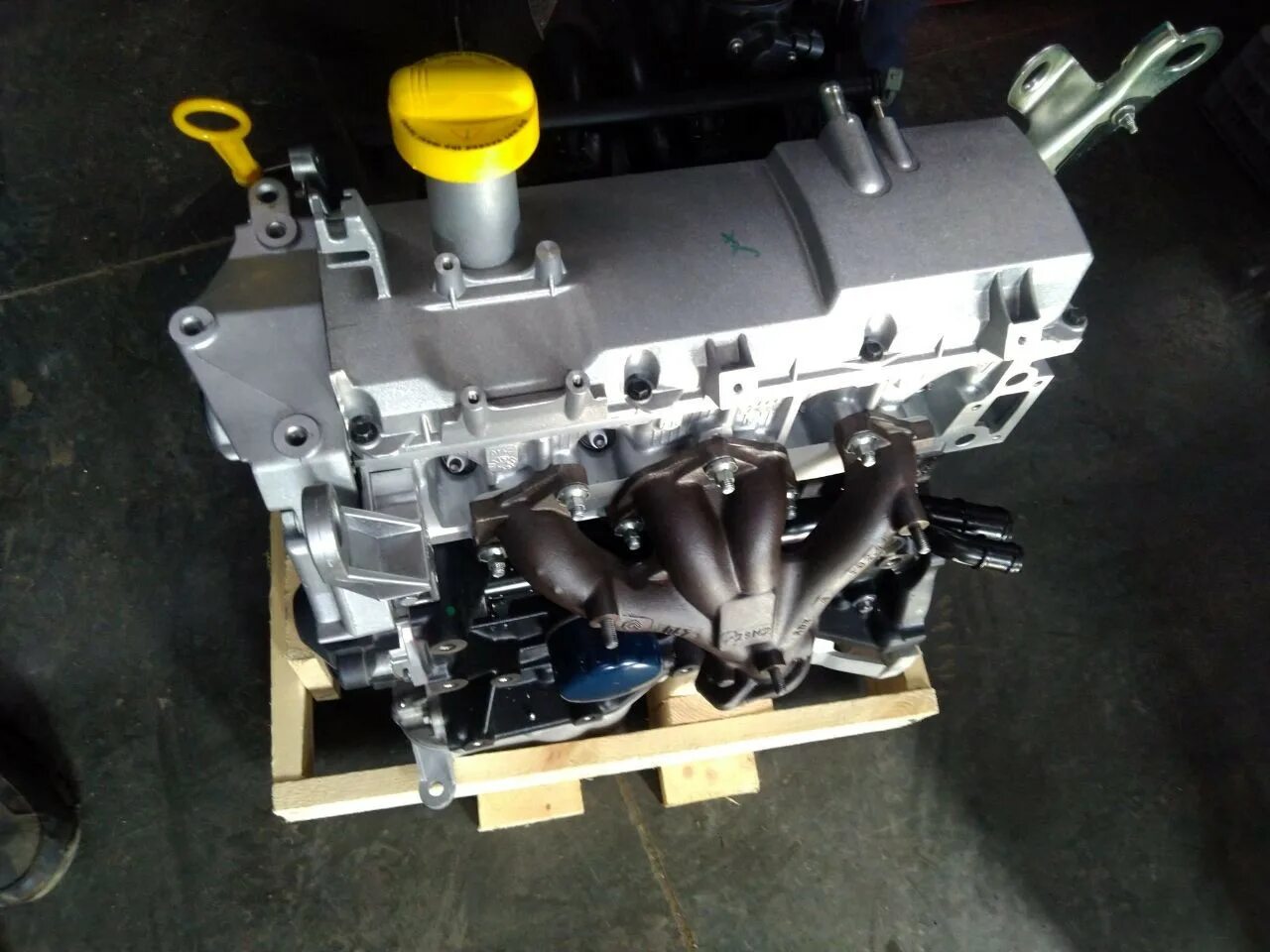 Новый рено логан двигатель 1.6. Двигатель Renault k7m. Двигатель Логан k7m. Рено двигателя k7m 710. Двигатель Логан 1.4 k7j710.