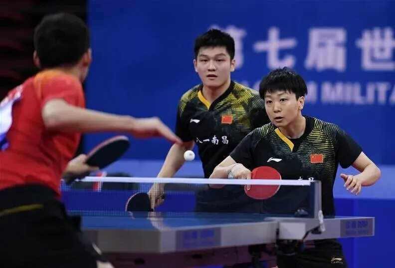 Настольный теннис Fan Zhendong. Китайский теннисист Fan Zhendong. Пинг понг Китай. Настольный теннис в китае