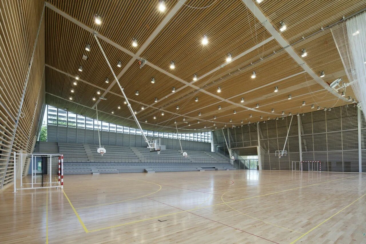 Sport hall. Спортивный зал архитектура Франция Словакия. Крытое спортивное пространство. Sport Hall Architecture.