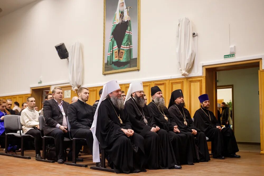 Екатеринбургская епархия русской православной церкви. Екатеринбургская епархия русской православной церкви. Пензенская духовная семинария логотип. Логотип синодального отдела по церковной благотворительности. Епархиальное собрание московской епархии.