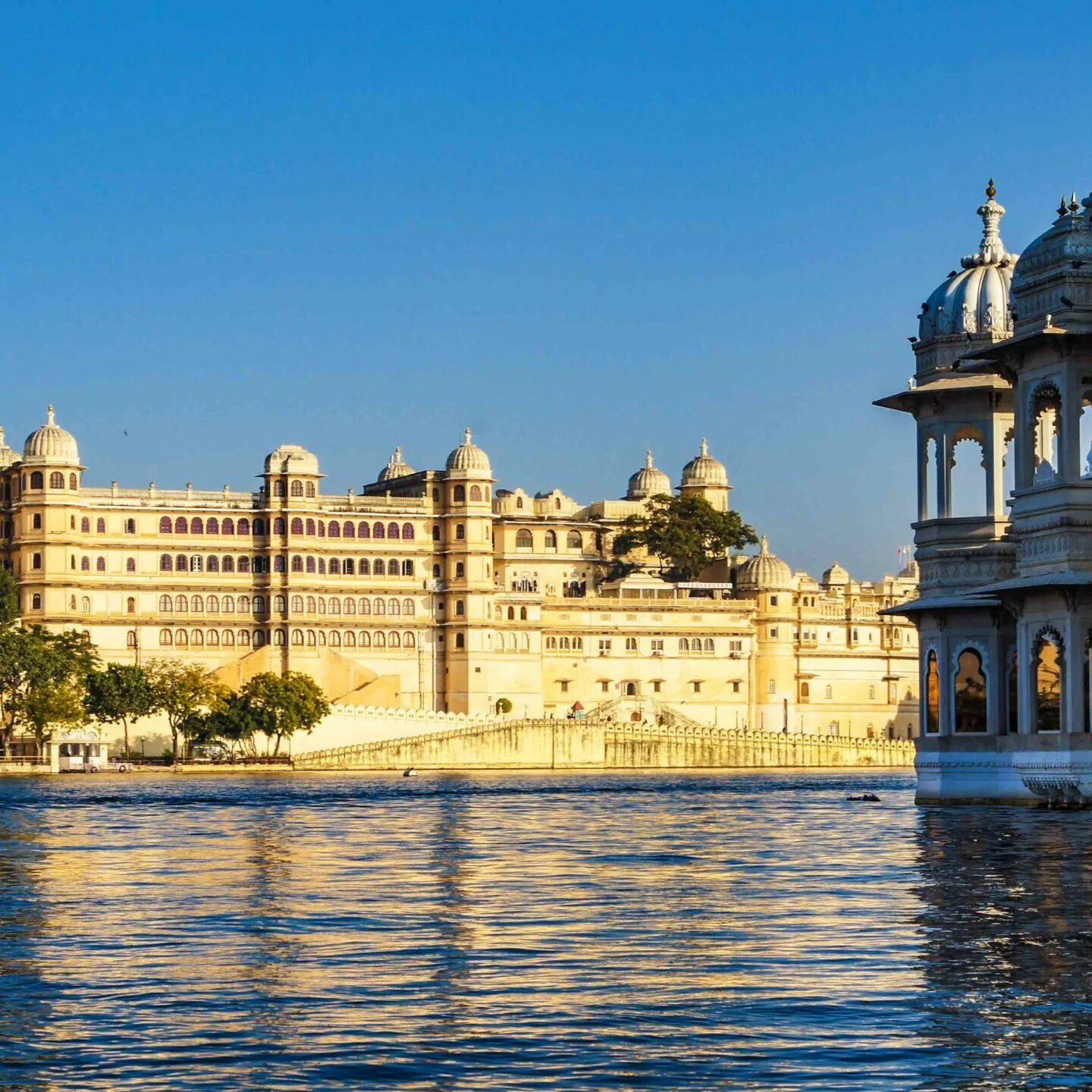 Taj lake. Удайпур дворец. lake palace индия. сити палас удайпур. taj lake palace спа.